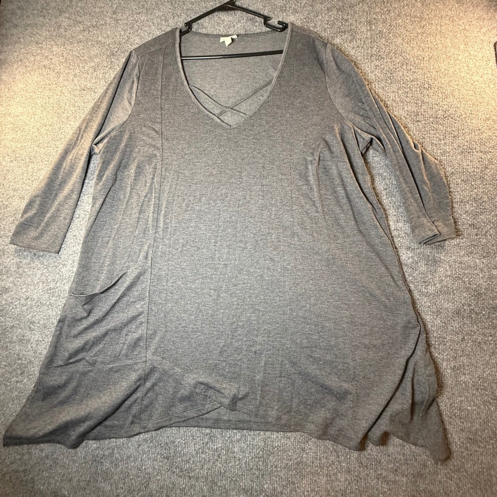 Zim & Zoe Womens Plus 20 Charcoal Grey Crisscross V-Neck Sharkbite Tunic Top